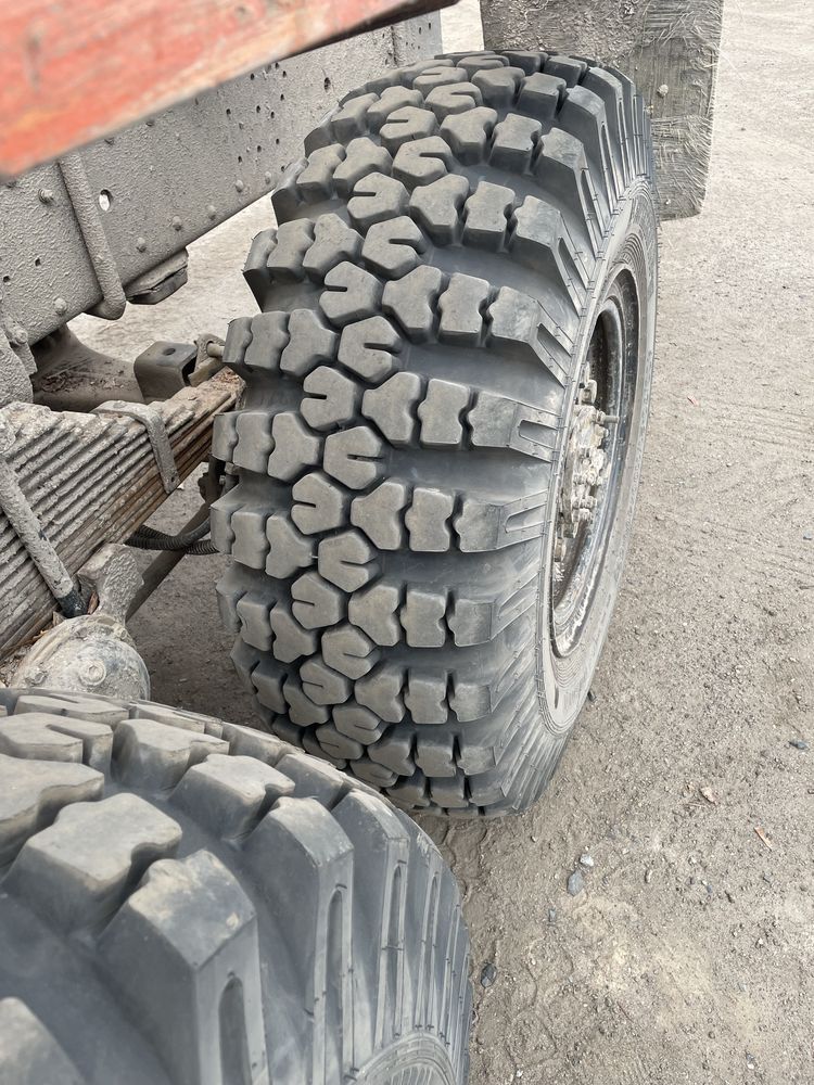 Шини з дисками 1100/400/533 Камаз Урал