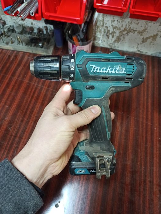 Набір шуруповертів макіта .