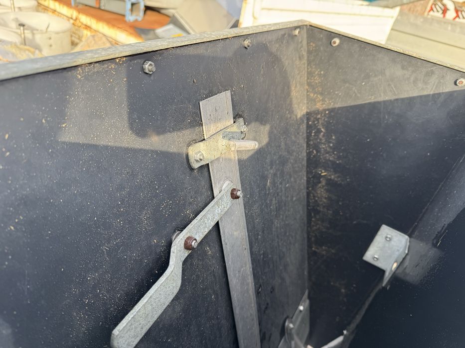 Karmnik TUCZNIK 2 stanowiska - Masywny Duński