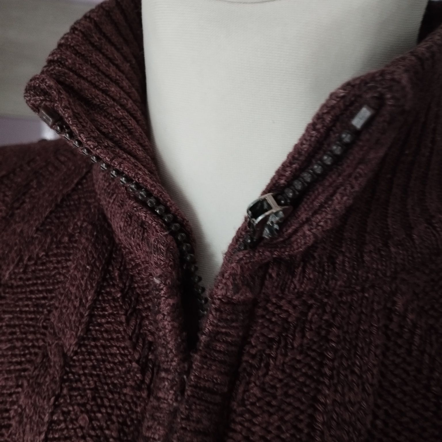 Sweter damski rozpinany brązowy rozmiar 40 42
Rozmiar z metki XL /XXL