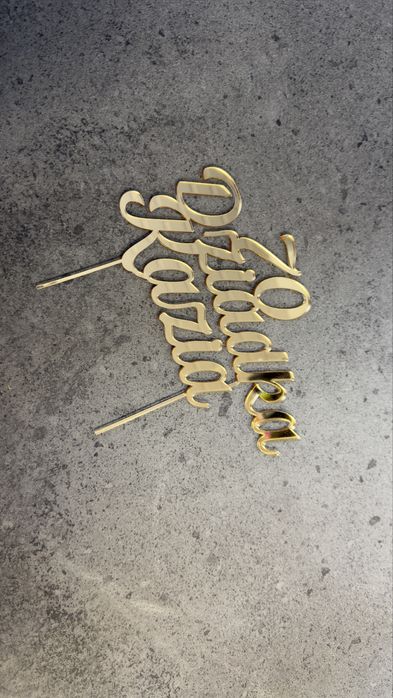 Topery, logo na scianę z plexi rozne kolory