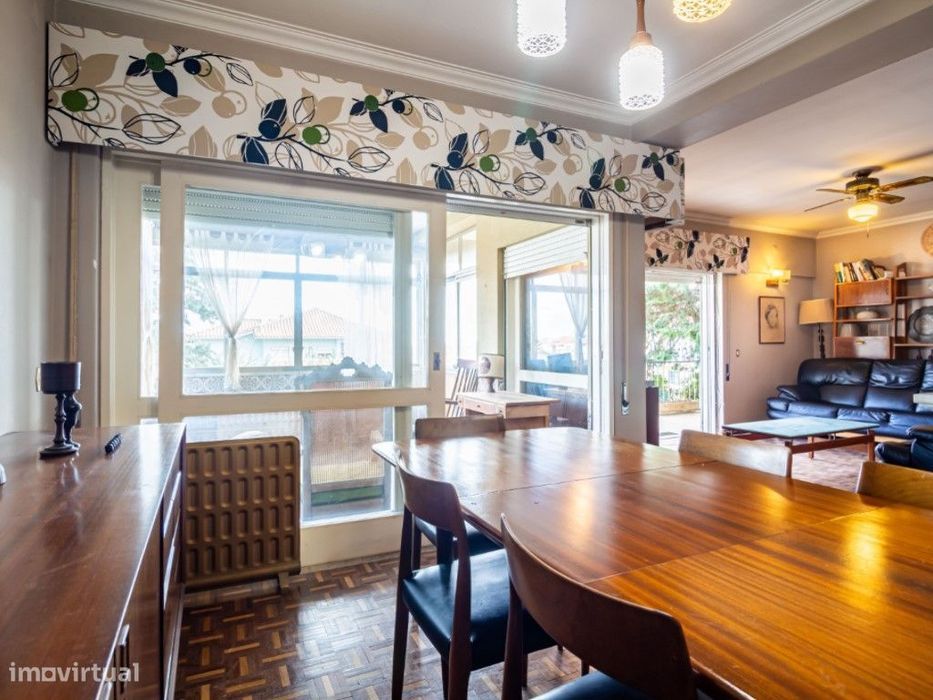 Vista Mar Zona Nobre da Parede Potencial de Investimento