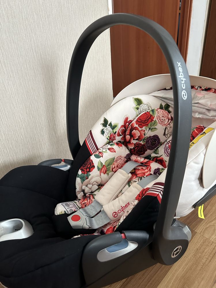 Автокрісло дитяче Cybex Cloud Z i-size Spring Blossom