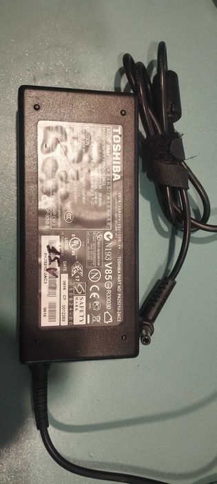 Зарядний пристрій для ноутбука Toshiba 15V 5A