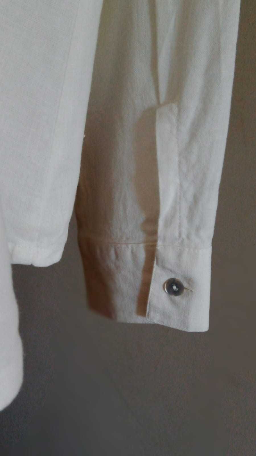 Camisa com linho e detalhe de bordado