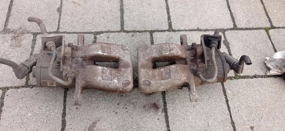 VW Passat B6 zacisk hamulcowy tylny lewy lub prawy TRW