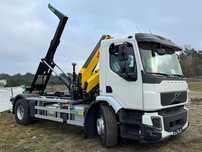Volvo FE 280 + hak 12T + HDS z radiem  Hakowiec z żurawiem HYVA sterowany radiowo