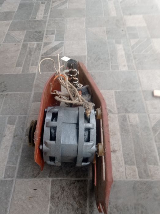 Мотор від пральної машини