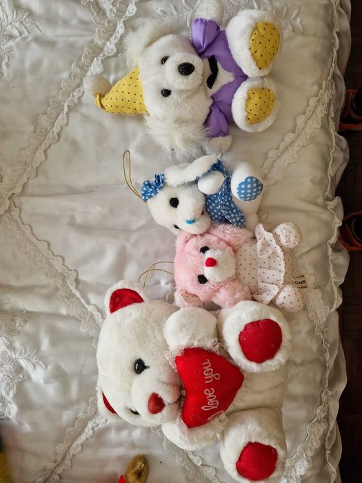 Muitos peluches diferentes