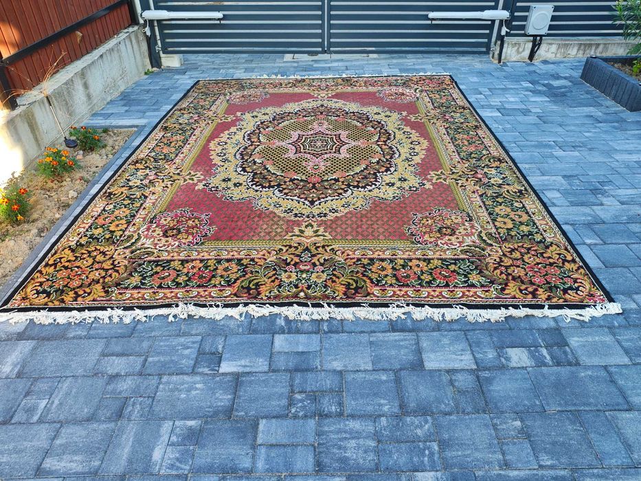 Sprzedam duży dywan 375x280 cm