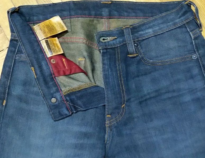 Джинсы Levi's 513 / Джинси