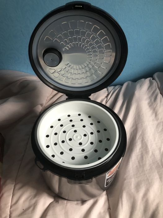 Мультиварка 6 літрів 800грн