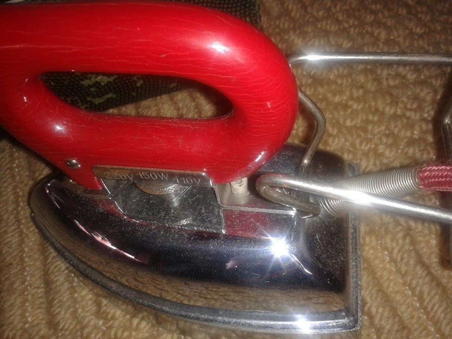 Ferro de Engomar Antigo de Viagem Marca Elektra