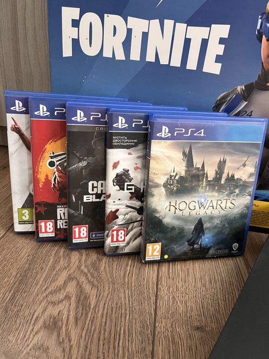 Продам PS 4 pro, 1T