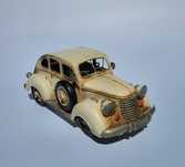 Model samochodu francuskiego Renault Juvaquatre