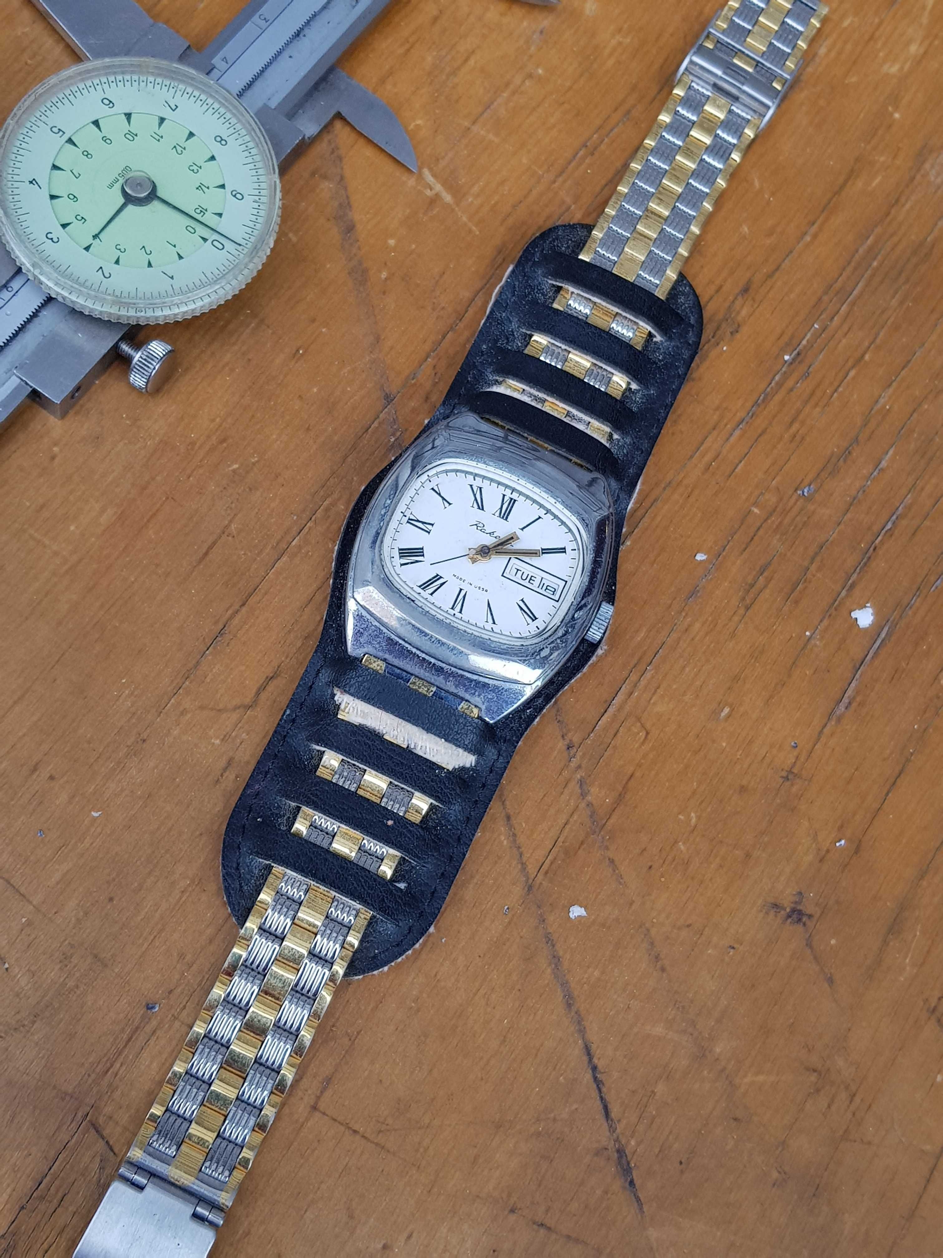 Stary nakręcany zegarek Raketa telewizorek z kalendarzem 3