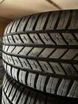 Продам резину bridgestone 215 55 17