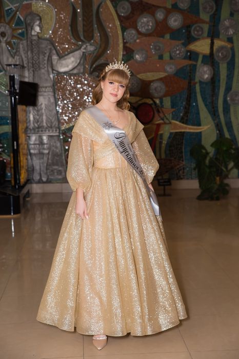 Випускне плаття.