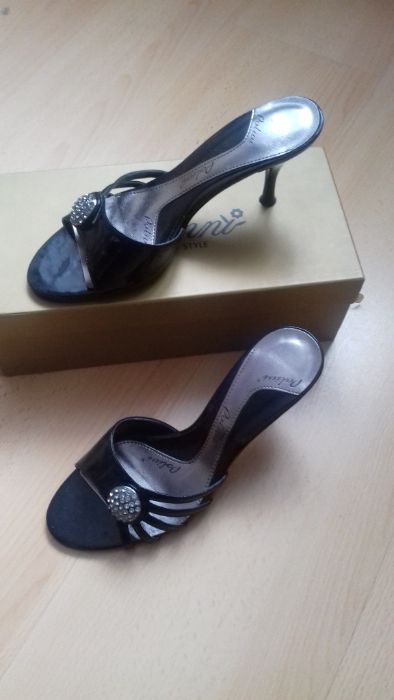 Шлепанцы размер 36