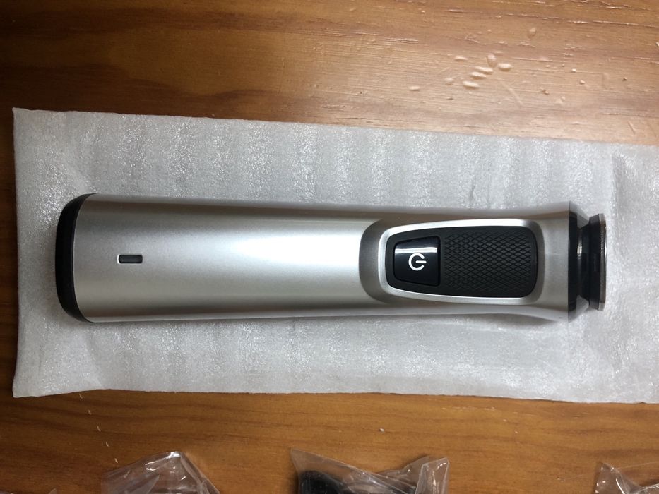 Aparador Barba / Cabelo Phillips Série 7000