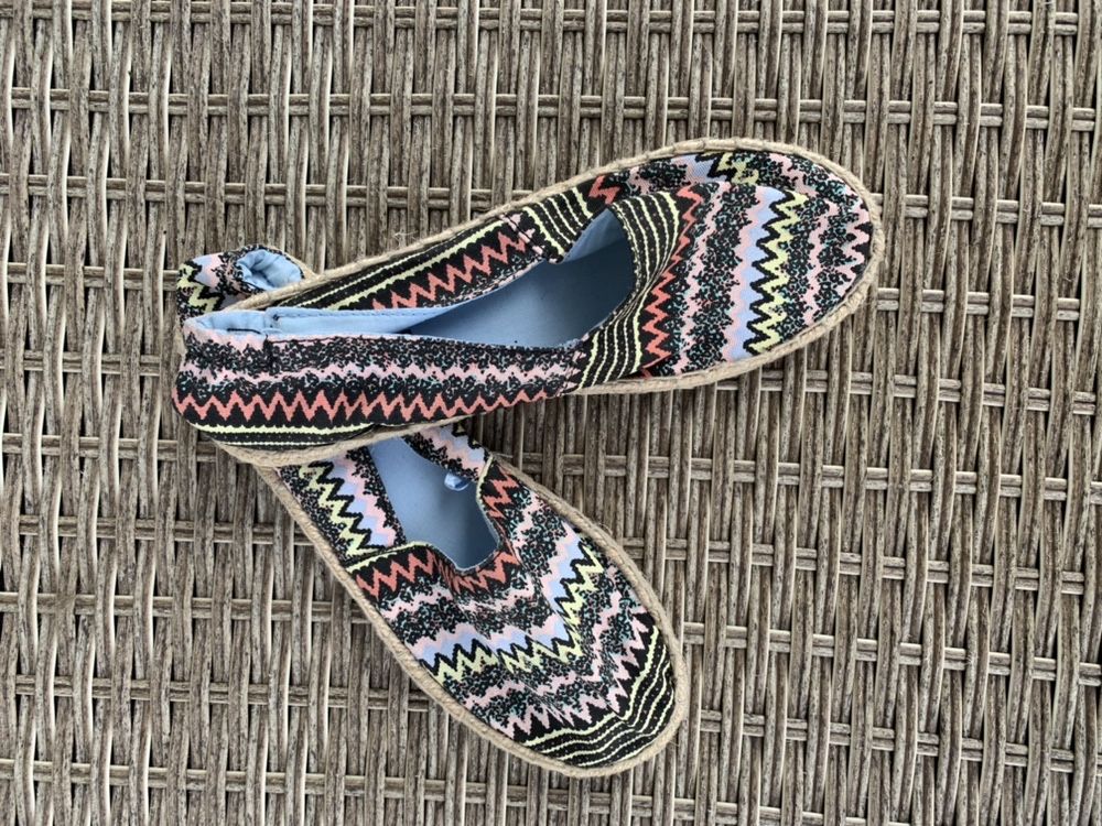 Wzorzaste espadryle