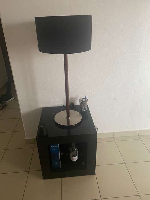 Móvel de sala e luz