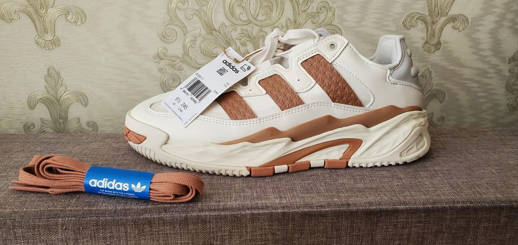 Кроссовки Adidas