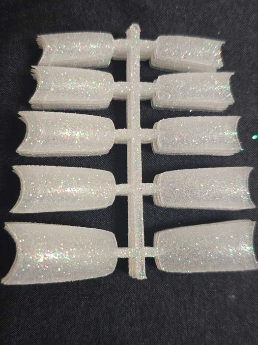 Tipsy ozdobne białte glitter