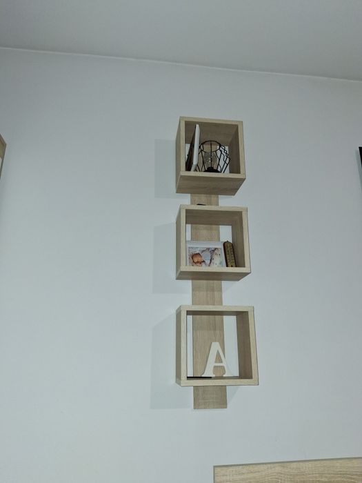 Zestaw szafek i półek nocnych