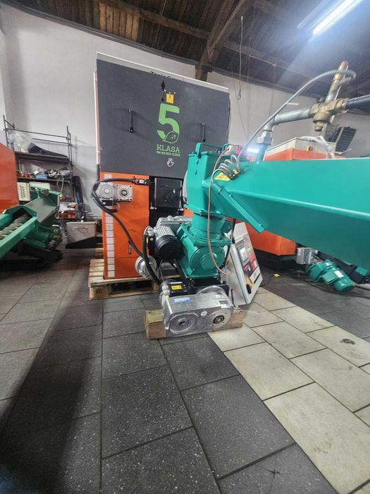 Piec na Trociny Zrębke Owies Pestka Wióra inne Biomasy Sypkie