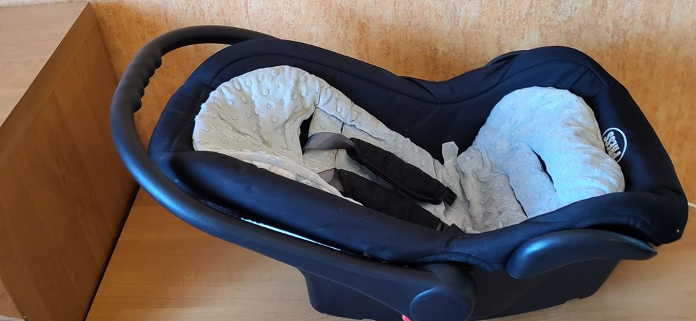 Fotelik, nosidełko do samochodu