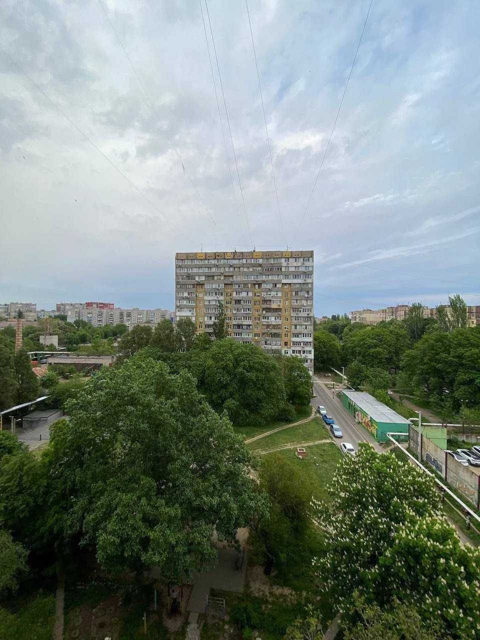 Продам 2-к квартиру Тополя-3 Панікахи Епіцентр
