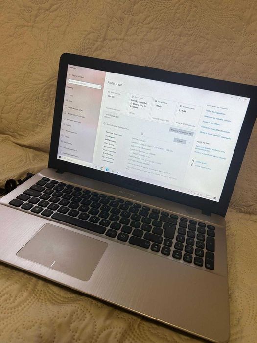 Portátil ASUS A541UA – Intel Core i3, 4GB RAM, 224GB TOSHIBA, 15.6" HD