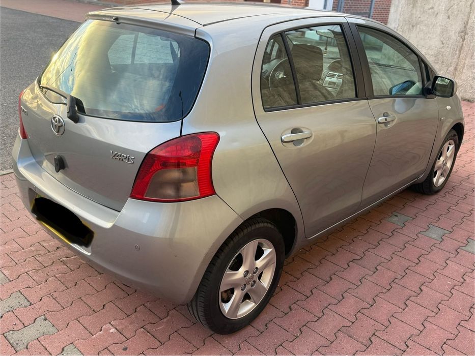 Toyota Yaris D-4D Automático