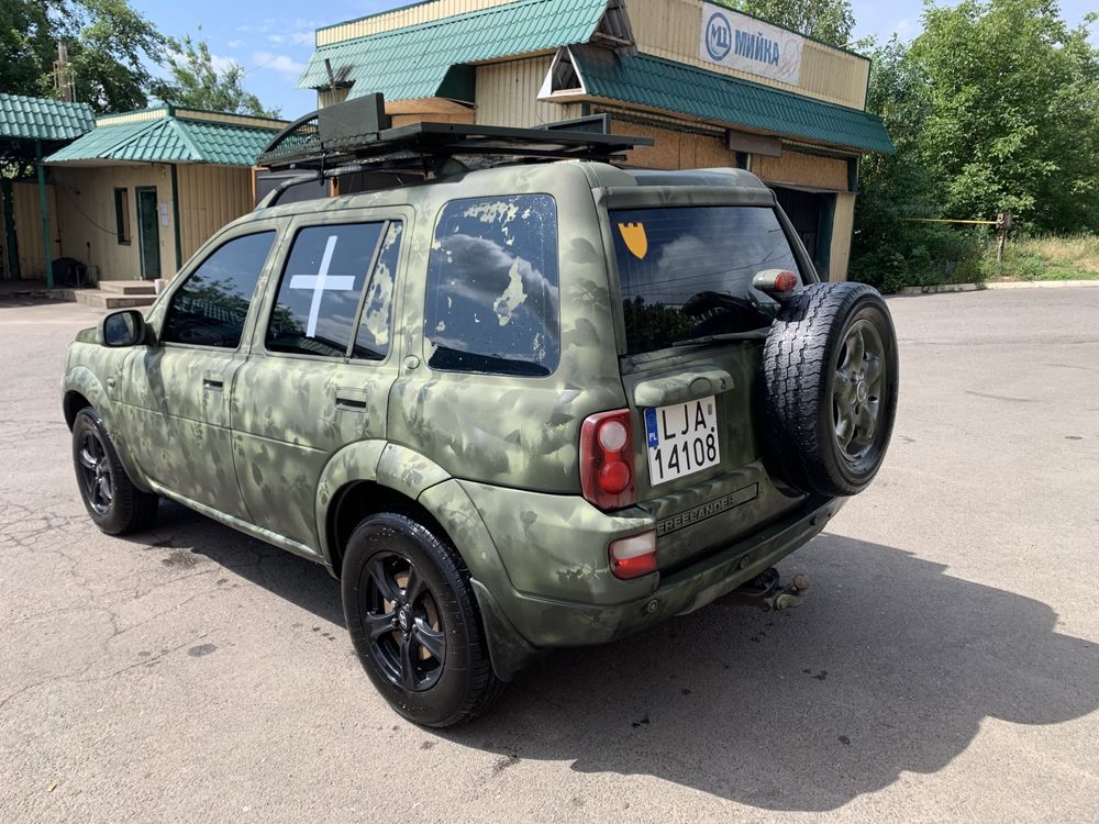 Авто для військових ленд ровер