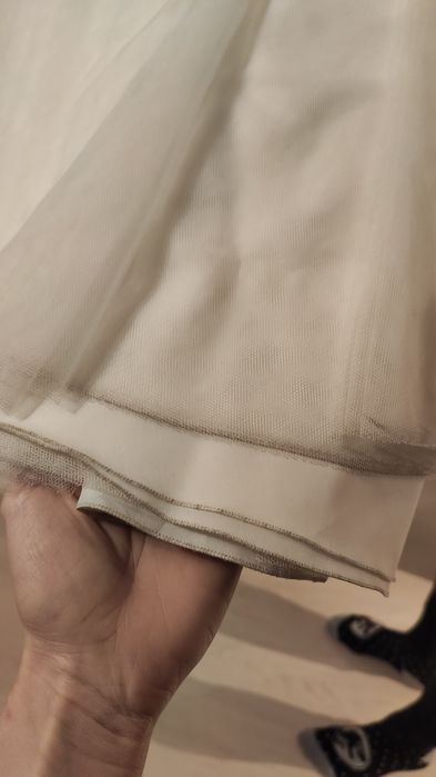 Suknia ślubna wycięte plecy z koronką i tulem