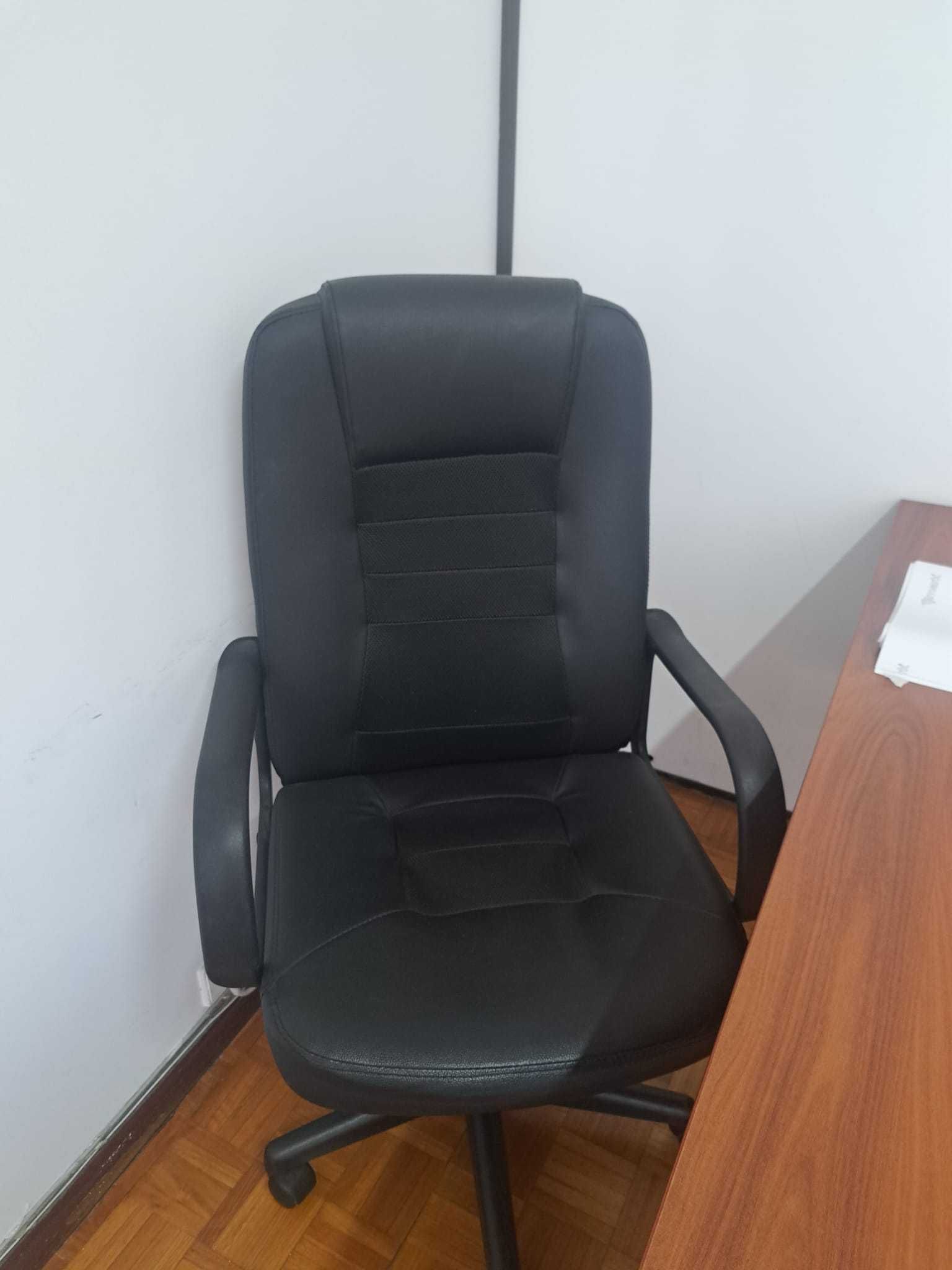 Conjunto de Mobiliário de Escritório