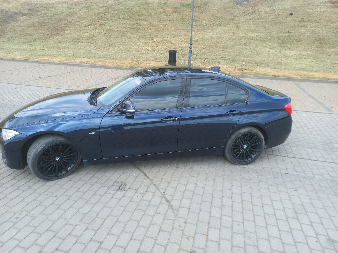 Bmw 320D F30 LUXURY 2.0l 184km 210 000km Automat HeadUp