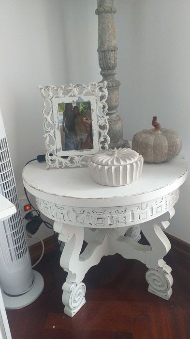 Mesa de apoio restaurada