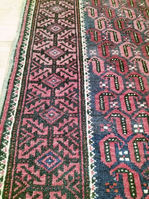 Niespotykany wełniany ręcznie tkany dywanik Aszfar 88x155cm