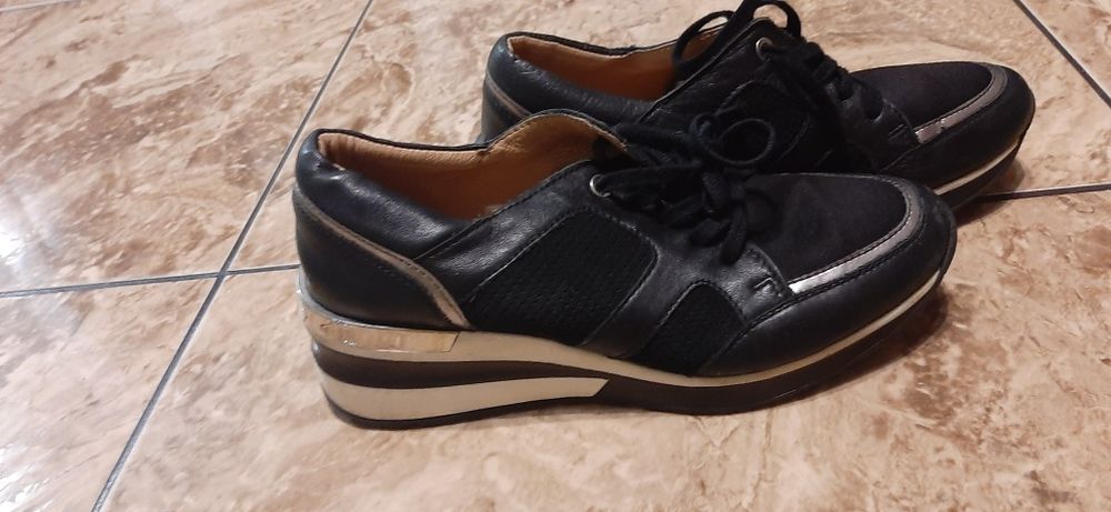 Adidasy Wojas rozm.37 wkładka 23