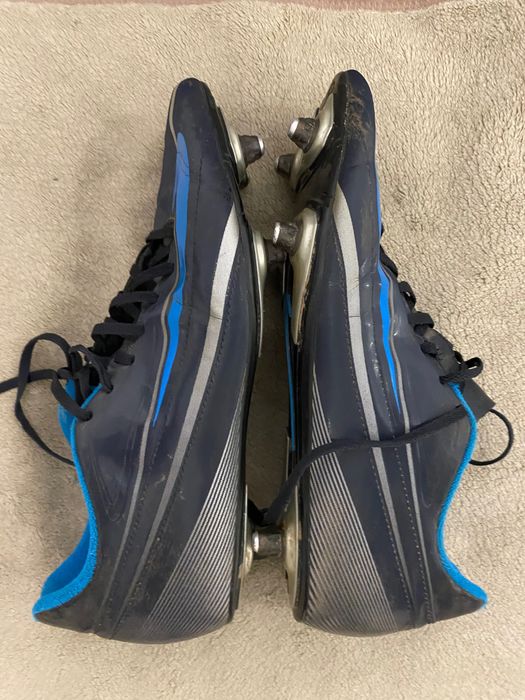 Buty piłkarskie Nike wkręty