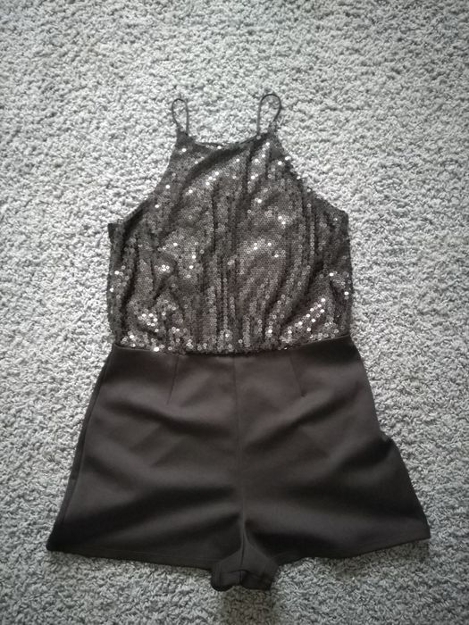 Фирменный праздничный ромпер , платье