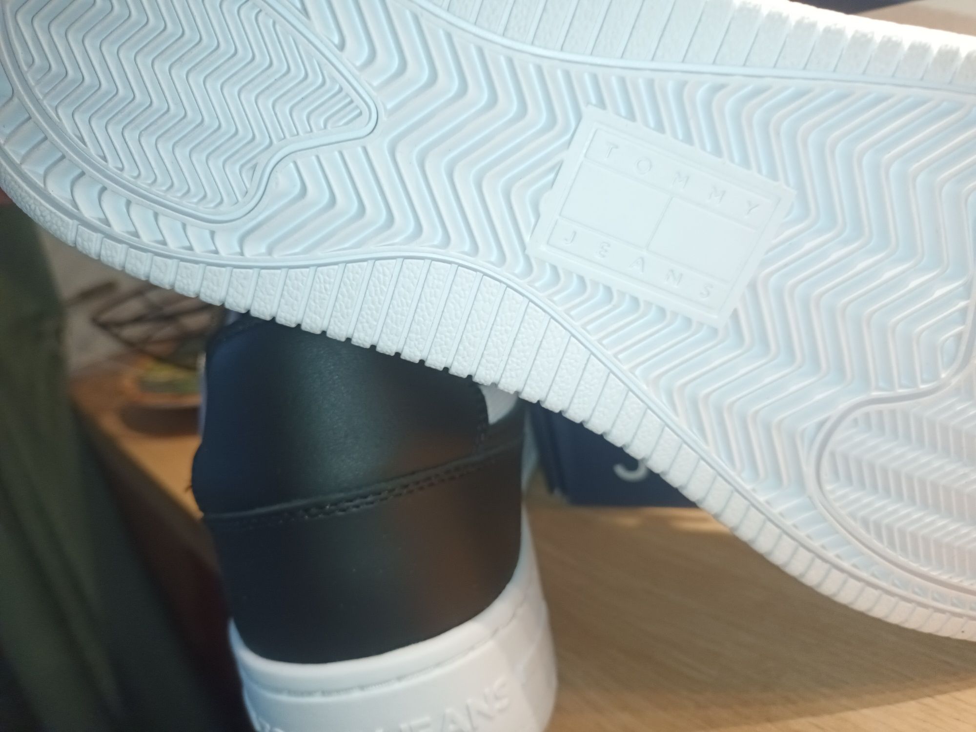 TOMMY HILFiGER ZION buty sneakersy męskie oryginalne r.41-45 nowe