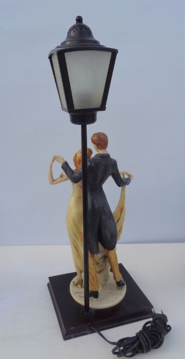 Candeeiro casal junto a lampeão 69 cms alt.