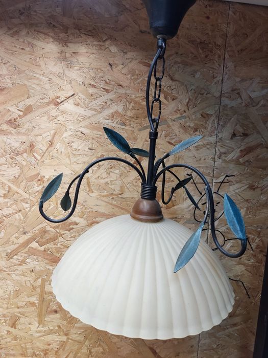 Lampa wisząca bardzo ładna do kuchni , pokoju.