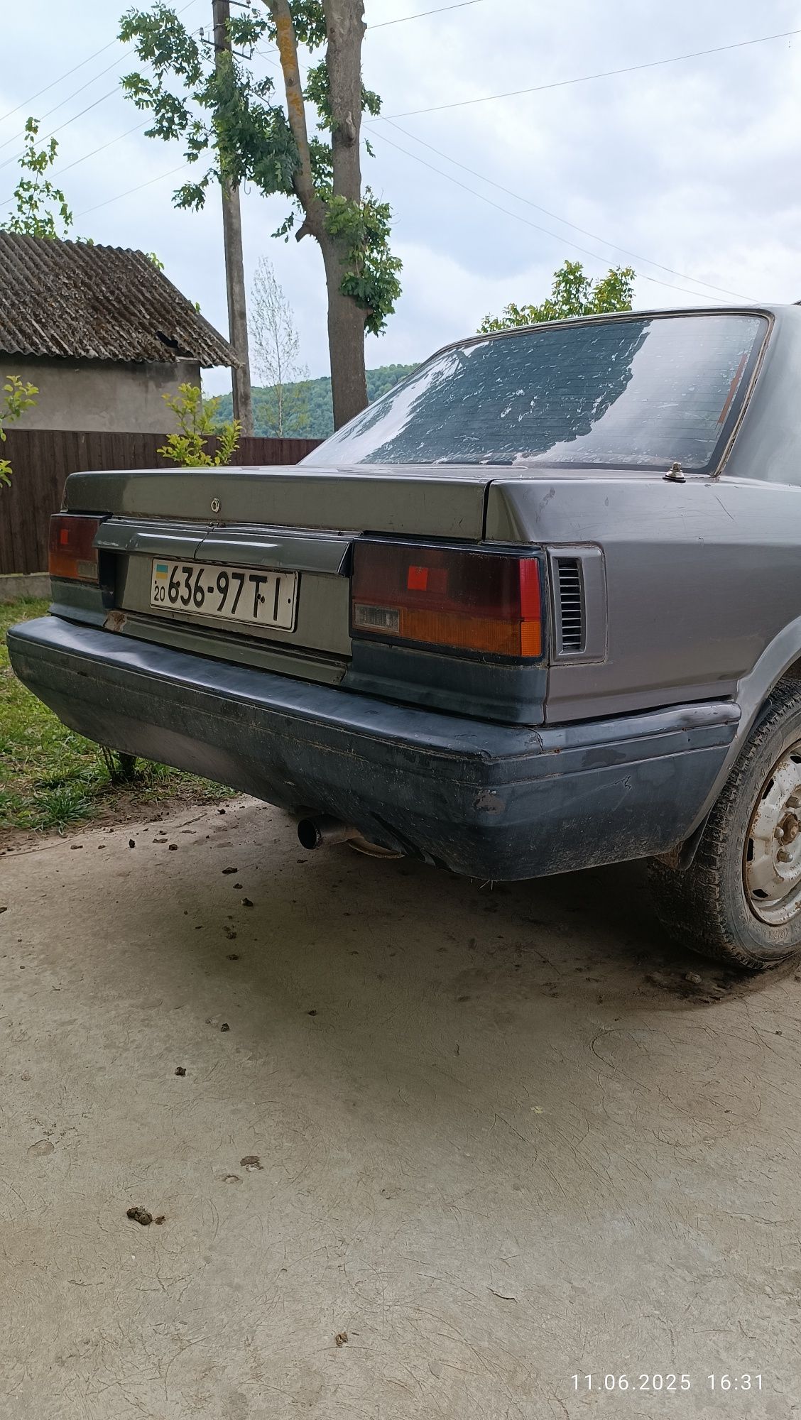 Нісан блюмбірд 1988