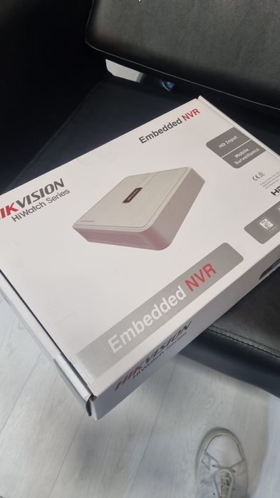 Gravador Hikvision Mod HWN 2104H-P (com Disco Rígido) + Camara Hikvisi