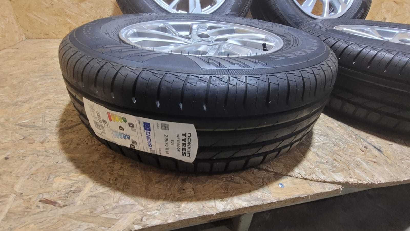 Koła letnie 5x114,3 6,5j 16" et 38 215/70/16 Nokian Mitsubishi ASX