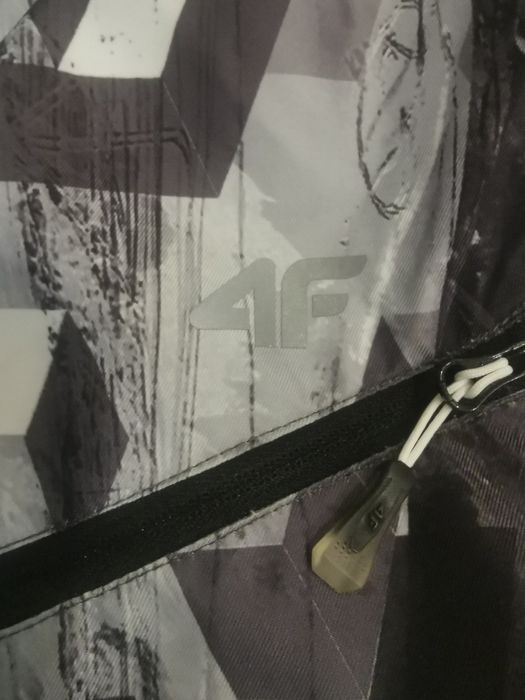4f 152 kurtka zimowa